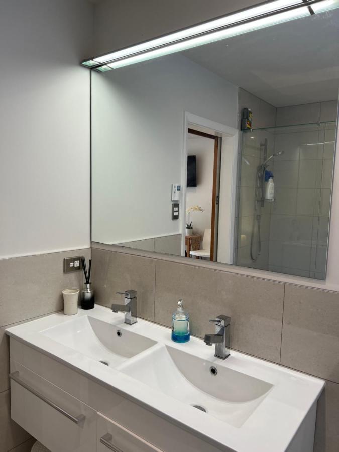 The Perfect Getaway For Two In A Large Suite Whanganui Zewnętrze zdjęcie