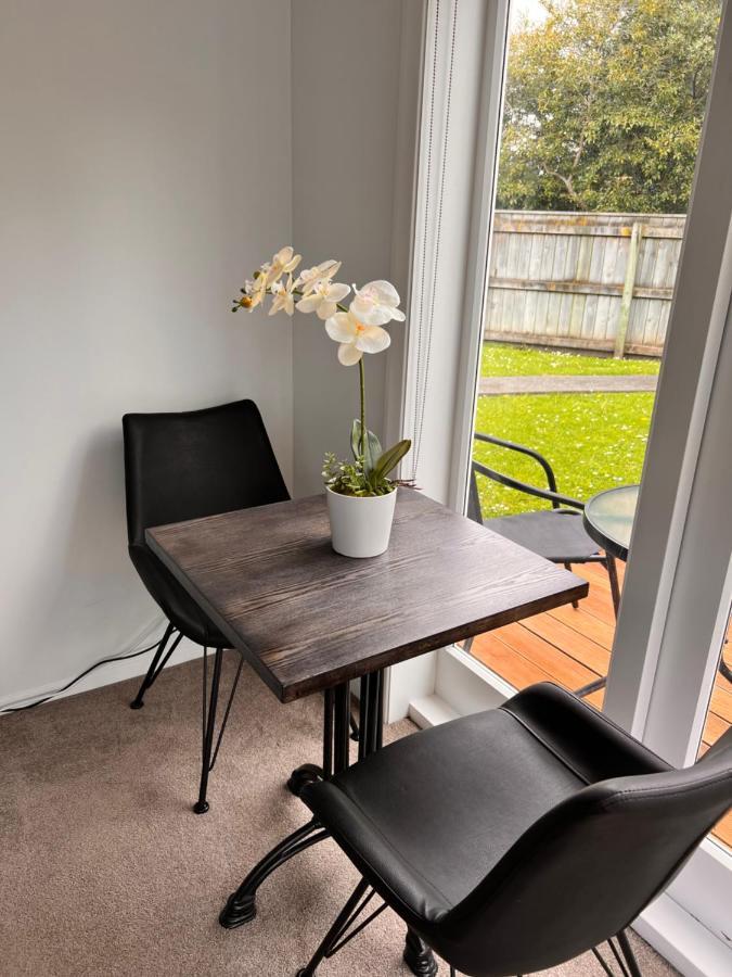 The Perfect Getaway For Two In A Large Suite Whanganui Zewnętrze zdjęcie